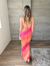 Cargar imagen en el visor de la galería, Ziana - Vestido largo mesh naranja con rosa
