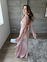 Cargar imagen en el visor de la galería, Perlaire - Vestido largo satinado rosa palo
