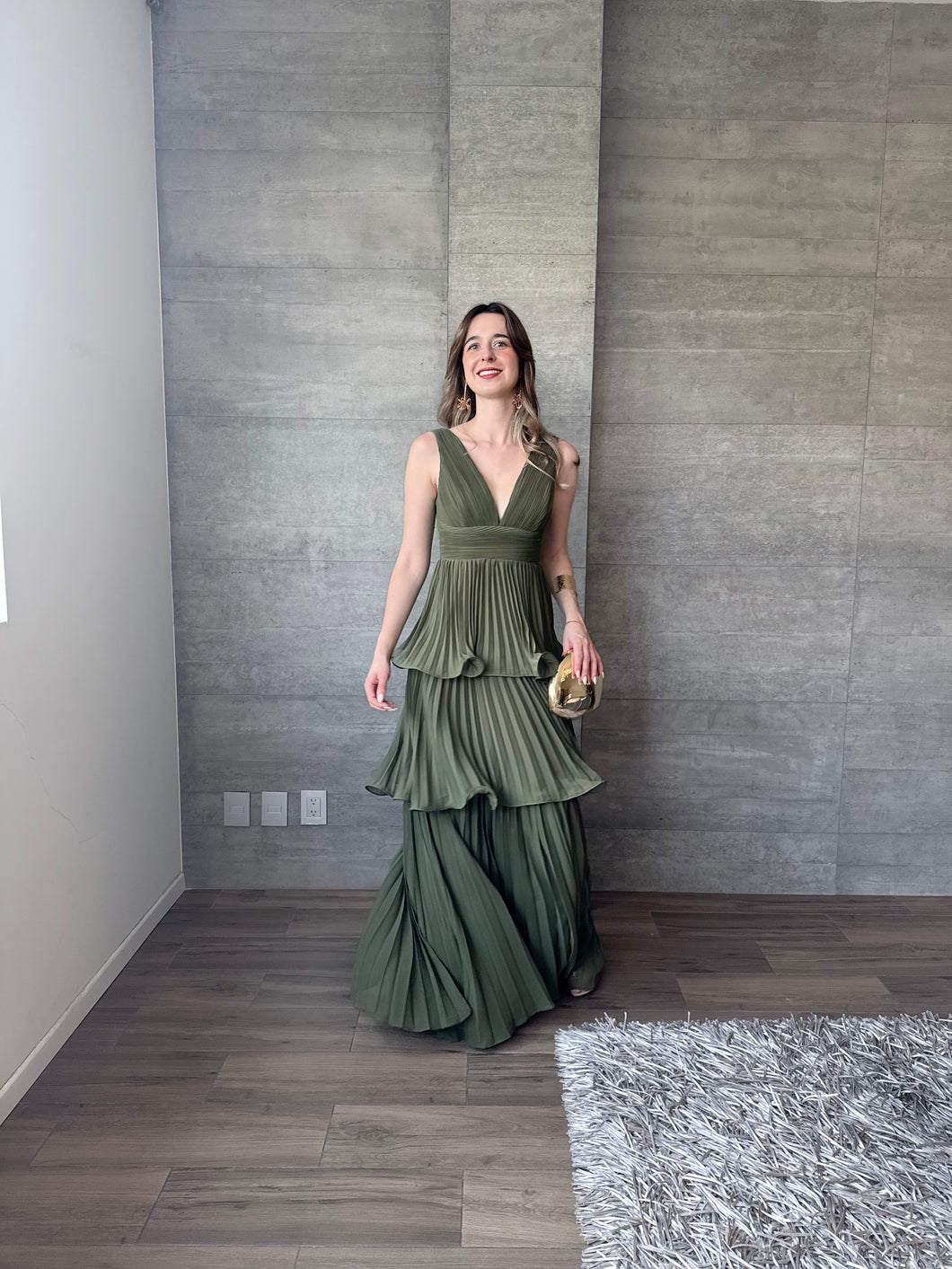 Juliette  - Vestido largo plisado olivo