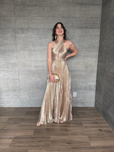 Cargar imagen en el visor de la galería, Ares - Vestido largo halter champagne
