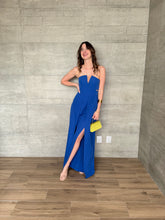 Cargar imagen en el visor de la galería, Monique - Jumpsuit strapless azul rey
