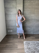 Cargar imagen en el visor de la galería, Cerise - Vestido midi crochet lavanda
