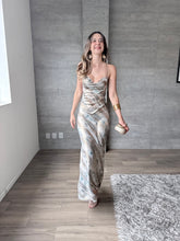 Cargar imagen en el visor de la galería, Marble - Vestido largo print marmól esmeralda
