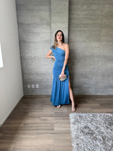 Cargar imagen en el visor de la galería, Kaela - Vestido largo azul
