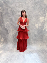 Cargar imagen en el visor de la galería, Juliette - Vestido largo plisado color terracota
