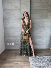 Cargar imagen en el visor de la galería, Begoña - Vestido de tul largo olivo
