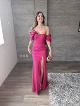 Cargar imagen en el visor de la galería, Daphne - Vestido largo con moño en espalda rosa
