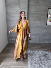 Cargar imagen en el visor de la galería, Jericó - Kaftan satinado dorado
