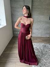 Cargar imagen en el visor de la galería, Carol - Vestido largo vino
