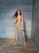 Cargar imagen en el visor de la galería, Celestine - Vestido largo plisado champagne
