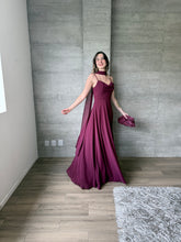 Cargar imagen en el visor de la galería, Gabrielle - Vestido largo vino
