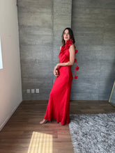 Cargar imagen en el visor de la galería, Francesca - Vestido satinado rojo

