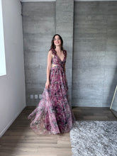 Cargar imagen en el visor de la galería, Ariana - Vestido de tul estampado floral burdeos
