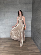 Cargar imagen en el visor de la galería, Ares - Vestido largo halter champagne
