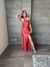 Cargar imagen en el visor de la galería, Elodie - Vestido largo satinado naranja
