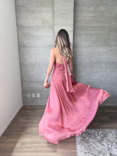 Cargar imagen en el visor de la galería, Valerie - Vestido largo halter marrón rojizo
