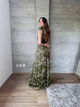 Cargar imagen en el visor de la galería, Begoña - Vestido de tul largo olivo
