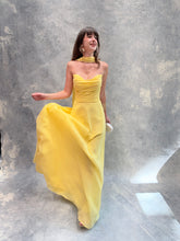 Cargar imagen en el visor de la galería, Ella - Vestido largo strapless amarillo
