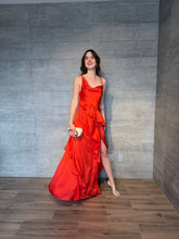 Cargar imagen en el visor de la galería, Agatha - Vestido largo naranja con olanes

