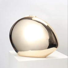 Cargar imagen en el visor de la galería, Clutch redondo tipo espejo
