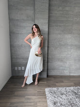 Cargar imagen en el visor de la galería, Nicola - Vestido midi plisado blanco
