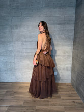 Cargar imagen en el visor de la galería, Barroca - Vestido largo de tul halter chocolate
