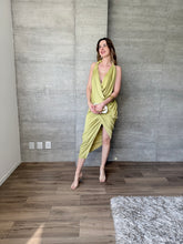 Cargar imagen en el visor de la galería, Mirage - Vestido midi color lima
