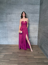 Cargar imagen en el visor de la galería, Monique - Jumpsuit strapless magenta
