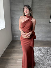 Cargar imagen en el visor de la galería, Solea - Vestido largo con cinta larga terracota
