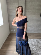 Cargar imagen en el visor de la galería, Nirvana - Vestido maxi mesh con brillo color azul marino
