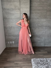 Cargar imagen en el visor de la galería, Jimena - Vestido largo de tul coral
