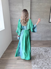 Cargar imagen en el visor de la galería, Jericó - Kaftan satinado verde
