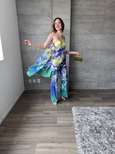 Cargar imagen en el visor de la galería, Giada - Jumpsuit floral azul
