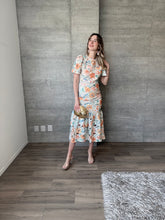 Cargar imagen en el visor de la galería, Sezanne - Vestido midi crochet multicolor
