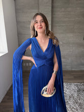Cargar imagen en el visor de la galería, Paros - Vestido largo plisado azul rey
