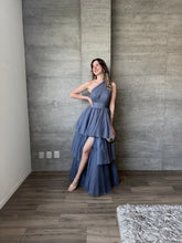 Cargar imagen en el visor de la galería, Sapphira - Vestido largo de tul azul pizarra
