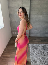 Cargar imagen en el visor de la galería, Ziana - Vestido largo mesh naranja con rosa
