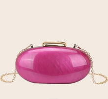 Cargar imagen en el visor de la galería, Clutch ovalado efecto perla
